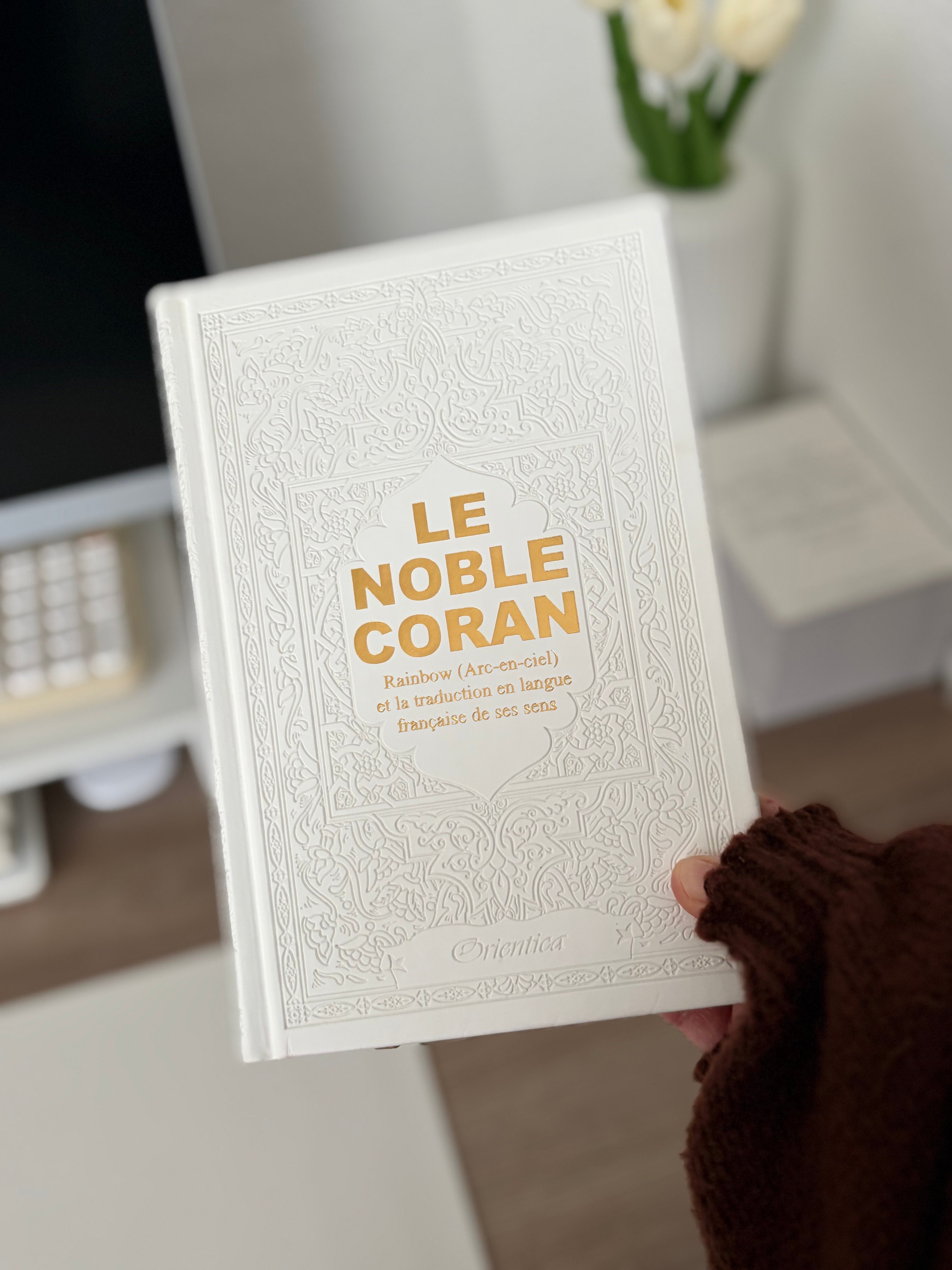Le Noble Coran avec pages en couleur Arc-en-ciel (Rainbow) - Bilingue (français/arabe) - Couverture Cuir Blanc doré