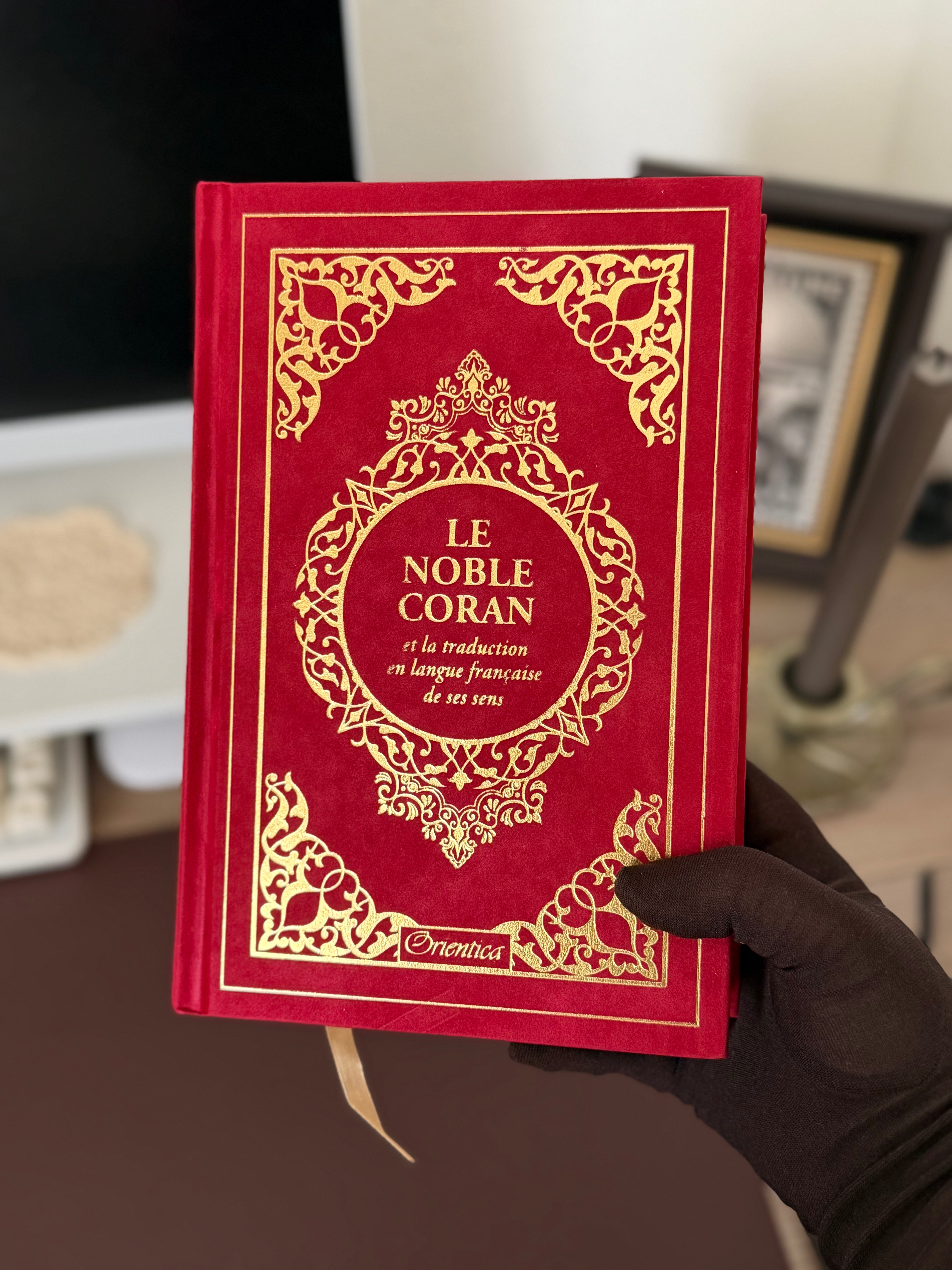 Le Noble Coran et la traduction en langue française de ses sens - bilingue français-arabe - Edition de luxe couverture cartonnée en daim couleur Rouge dorée