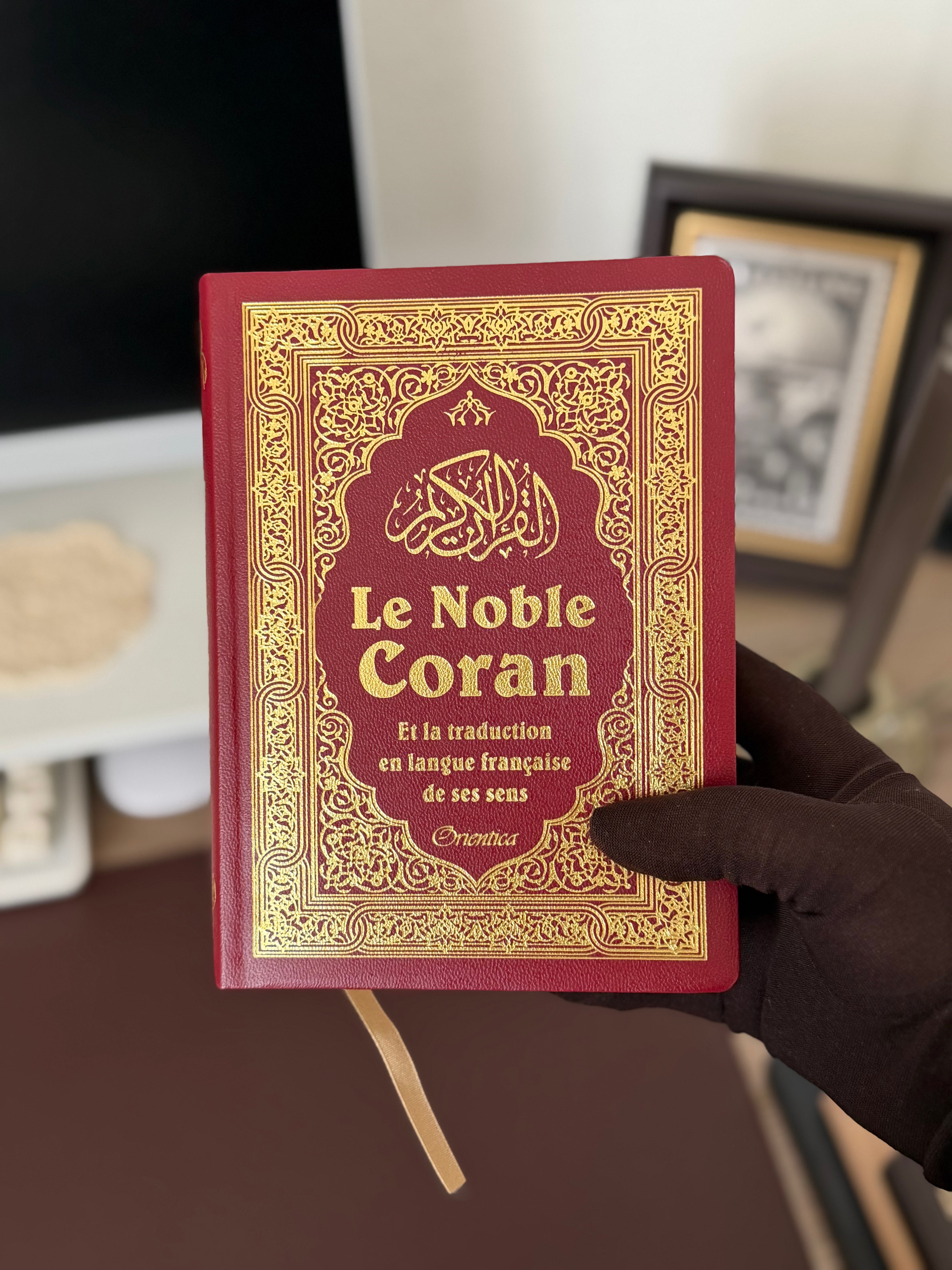 Le Noble Coran et la traduction en langue française de ses sens (bilingue arabe/français) avec index des sourates - Couleur Bordeaux doré