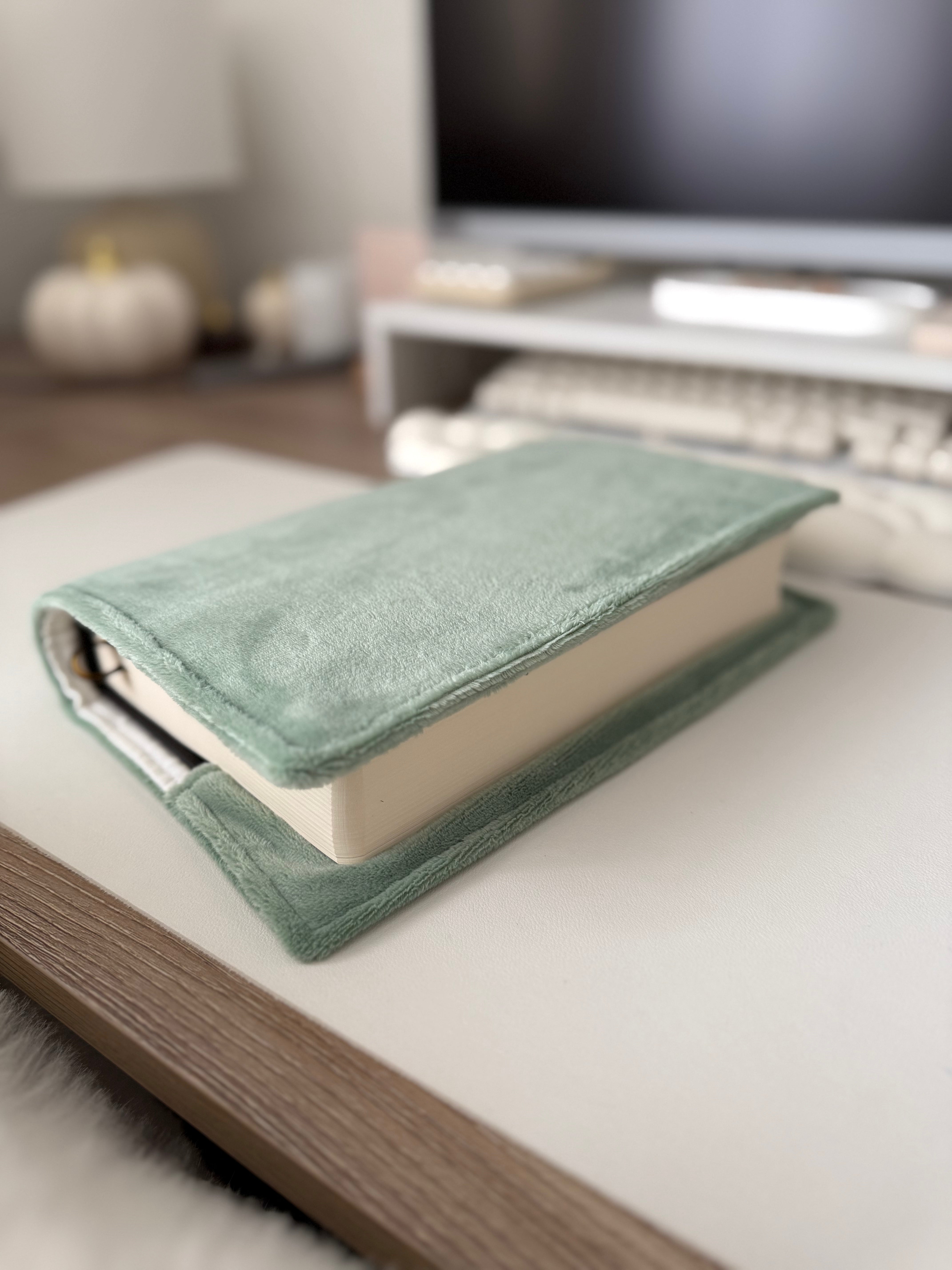 Green soft blanket