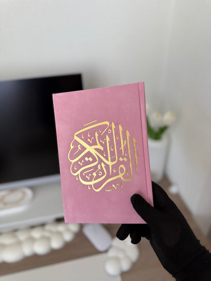 Le Coran couverture rigide de luxe couverture en daim dorée  - Couleur rose