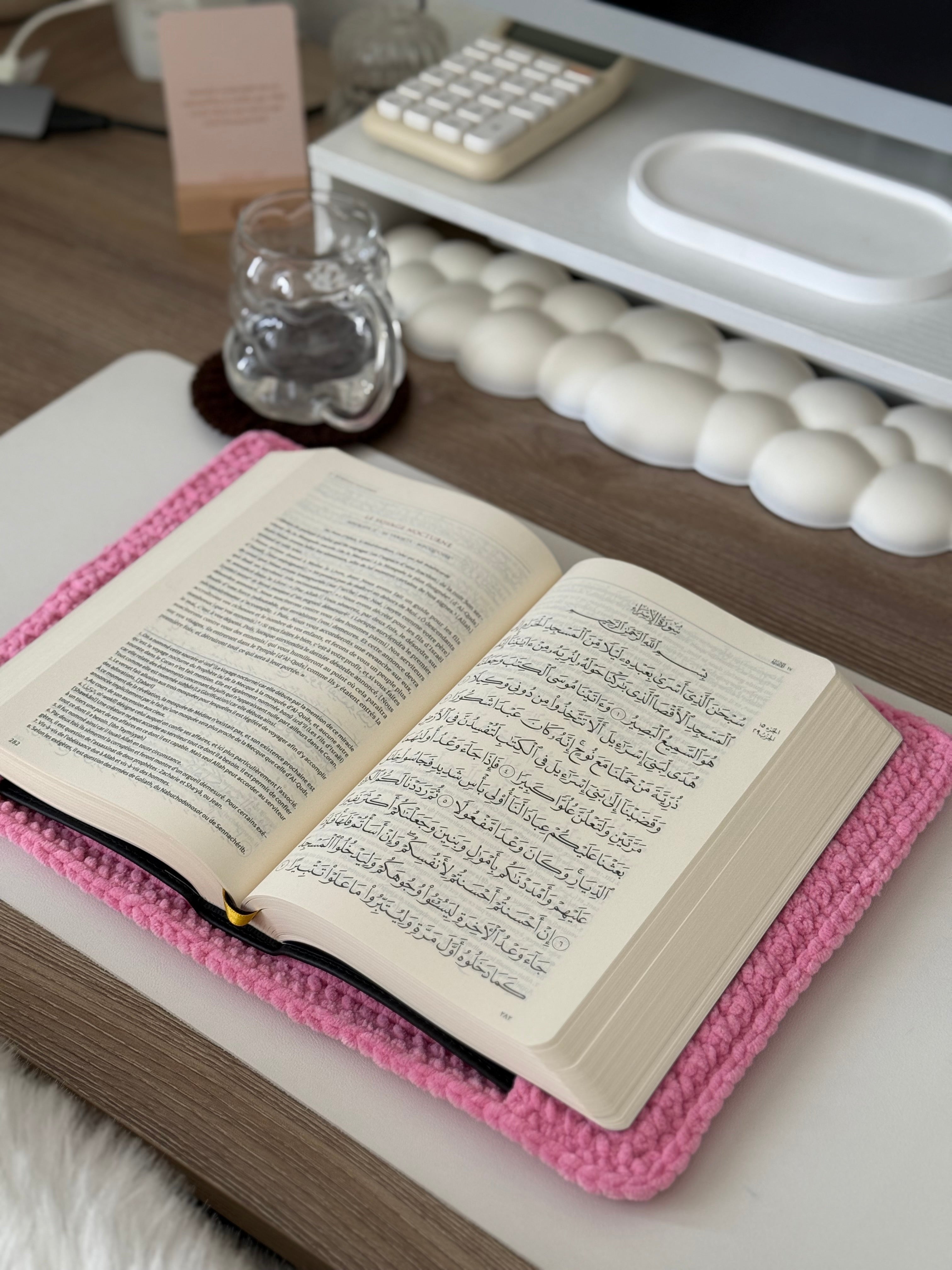 Protège mushaf en crochet rose