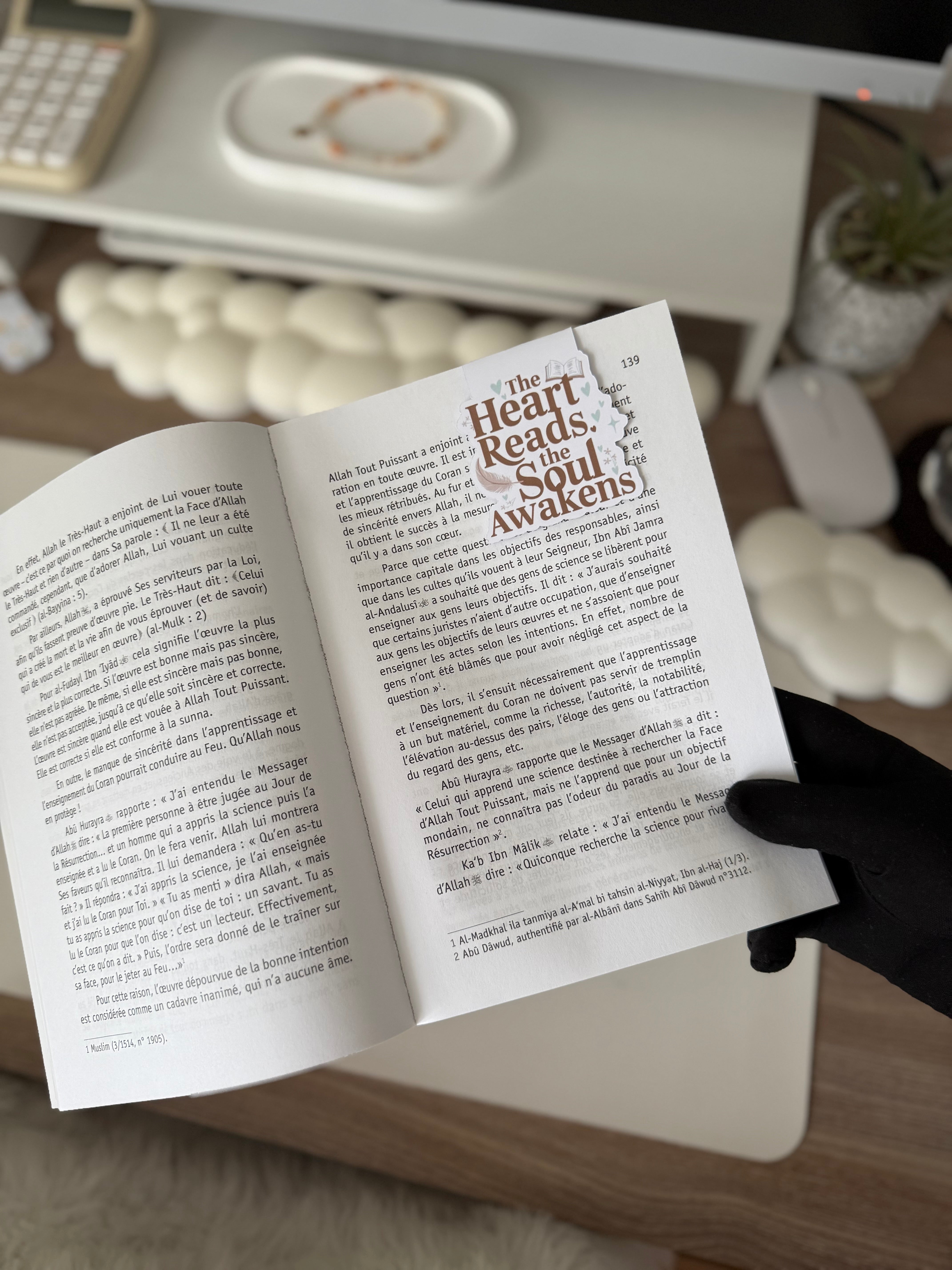 "The Heart Reads" Magnetic Bookmark