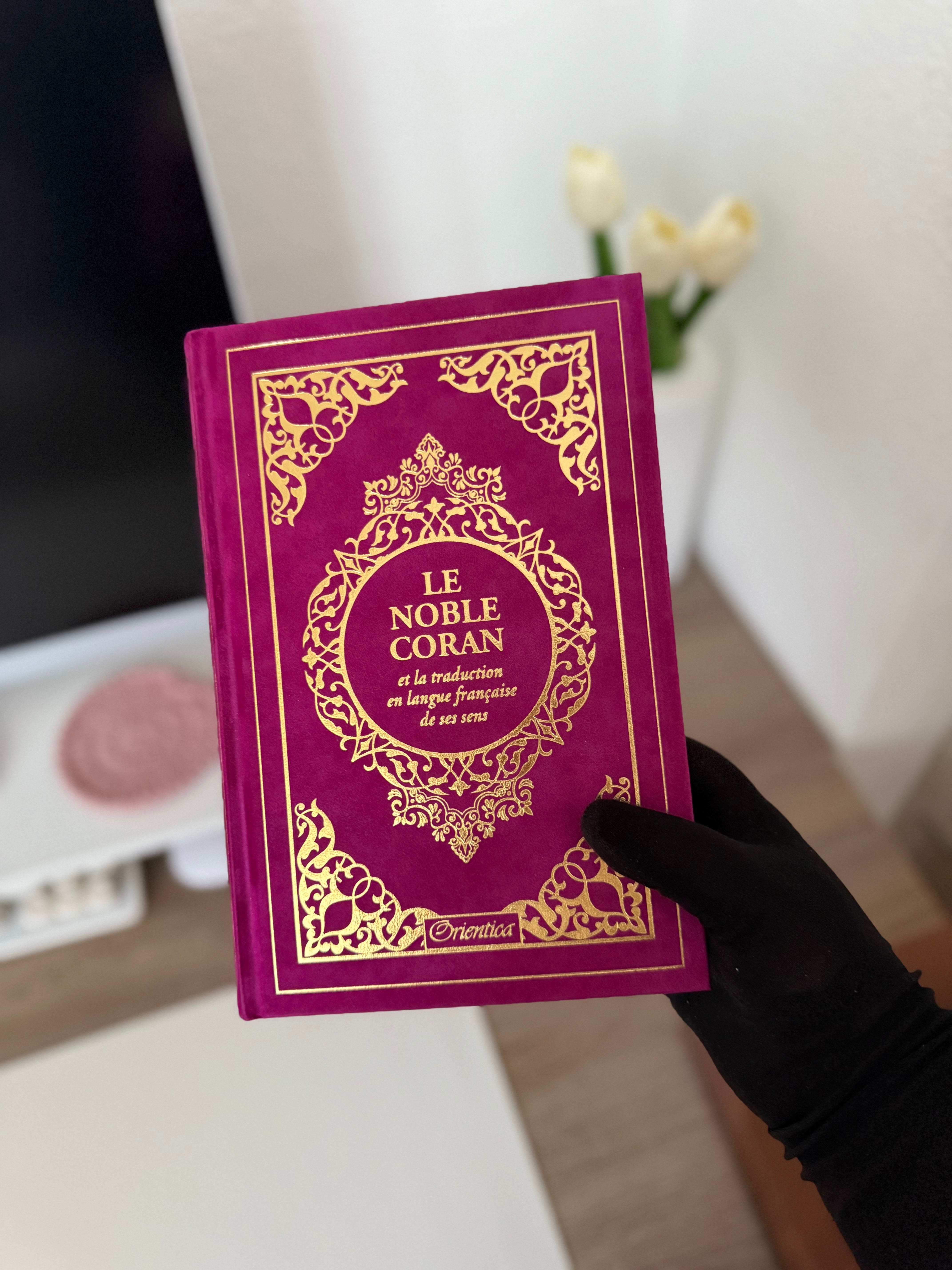 Le Noble Coran et la traduction en langue française de ses sens (bilingue français/arabe) - Edition de luxe couverture cartonnée en daim couleur Fuchsia dorée