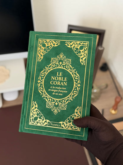 Le Noble Coran et la traduction en langue française de ses sens (bilingue français/arabe) - Edition de luxe couverture cartonnée en daim couleur Vert dorée