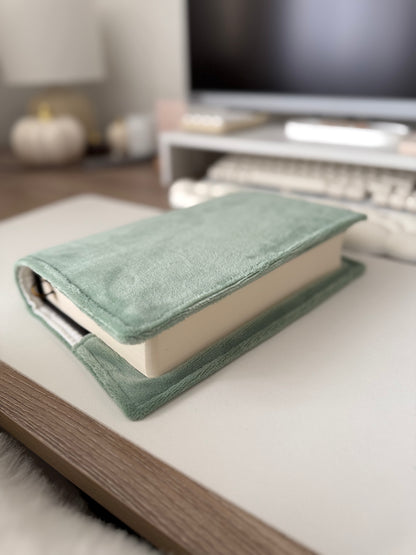 Green soft blanket