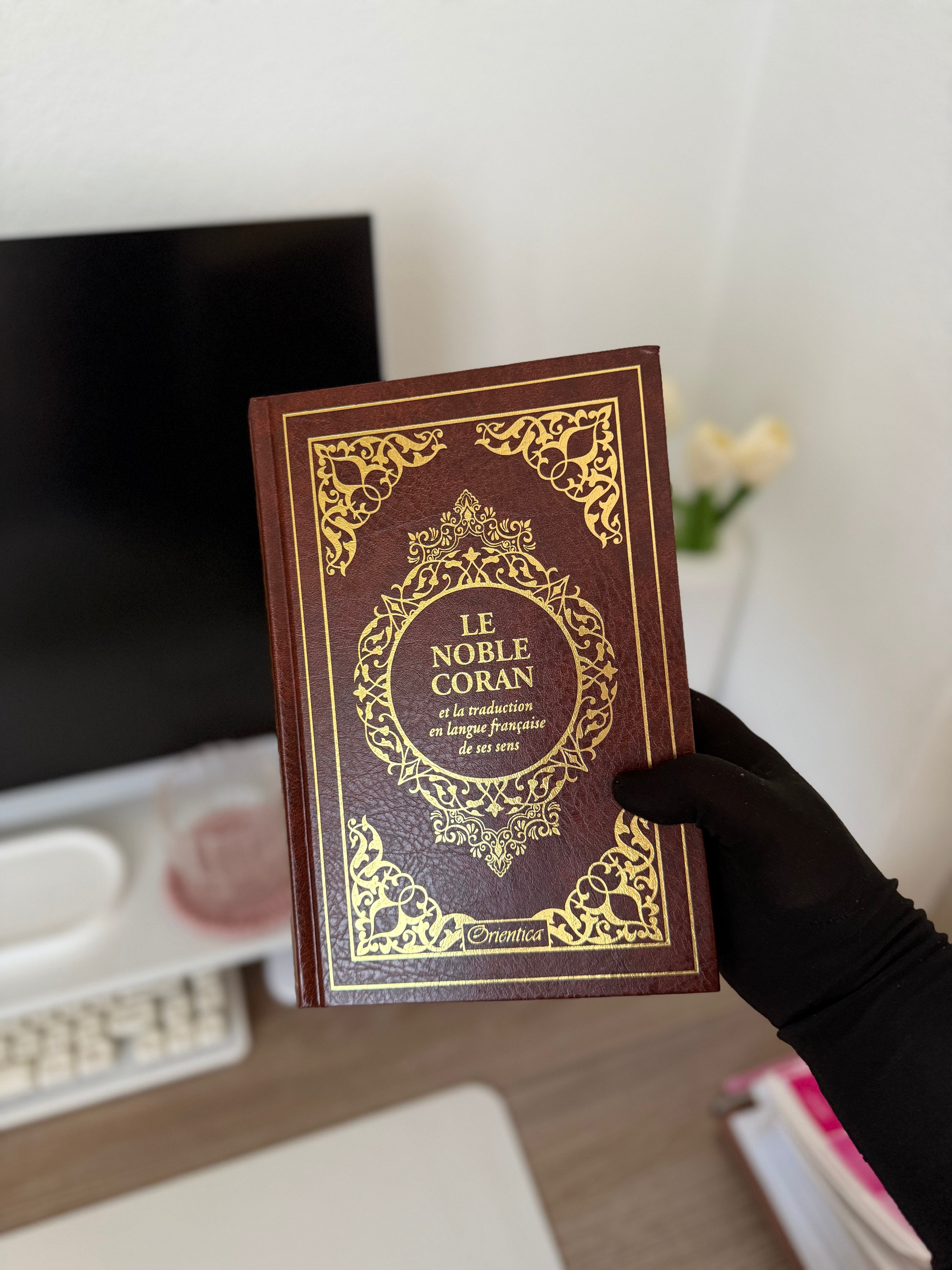 The Holy Quran - Phonetic Transcription and Translation of the Meanings into French - Deluxe Edition (Bordeaux Gold Leather Cover)