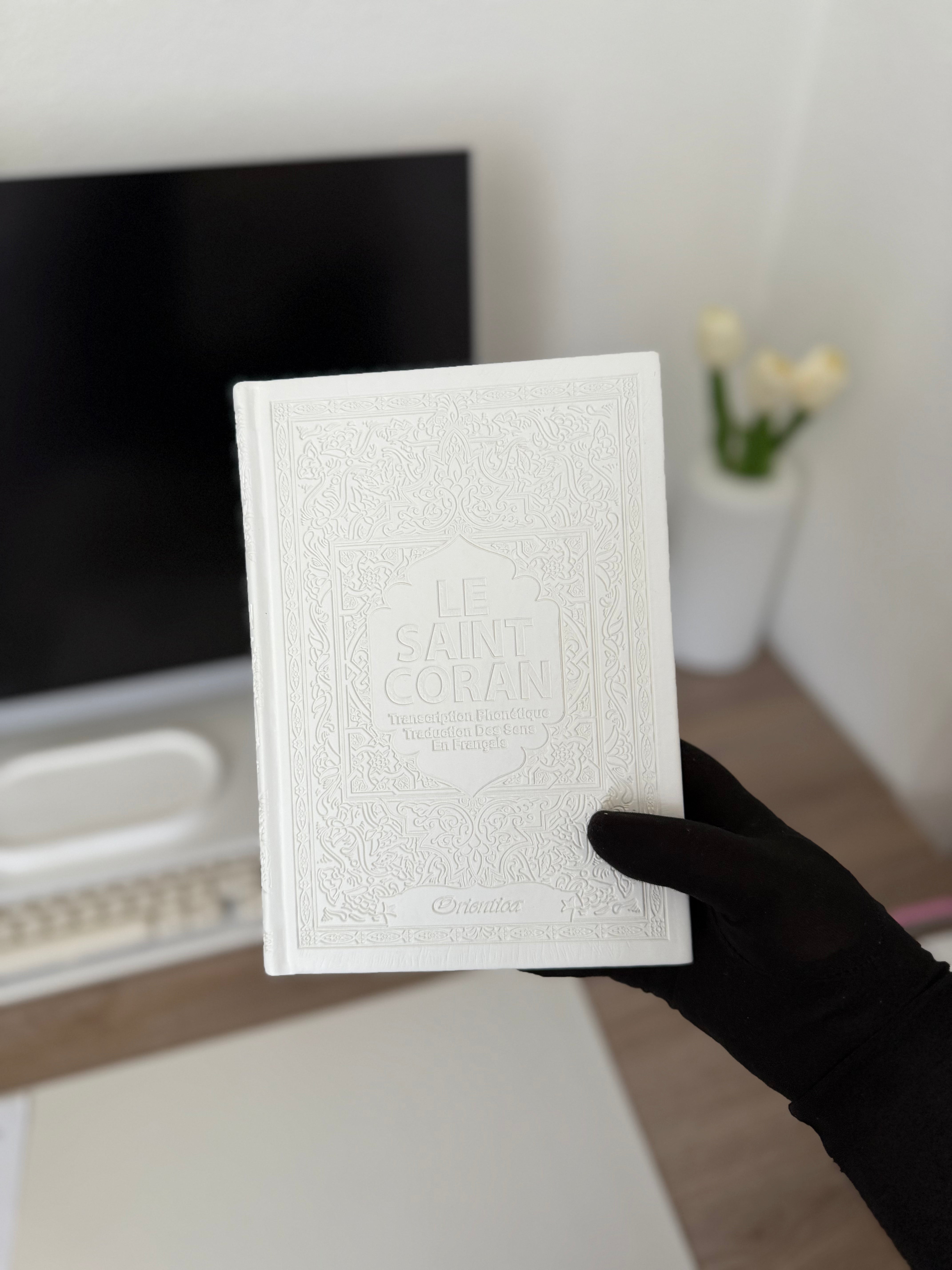 Le Saint Coran - Transcription phonétique et Traduction des sens en français - Edition de luxe (Couverture cuir de couleur blanche)